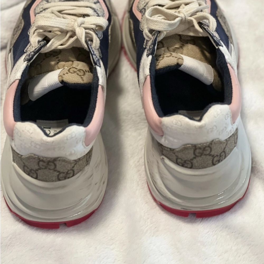 Gucci Pink and Beige Logo Sneakers - Picture 6 of 9